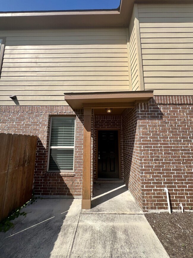 Building Photo - 374 Creekside Curve