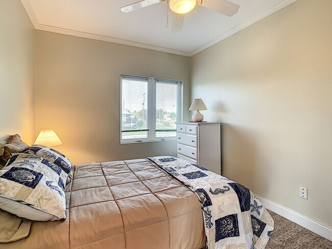 Building Photo - 631 Tahiti Ct