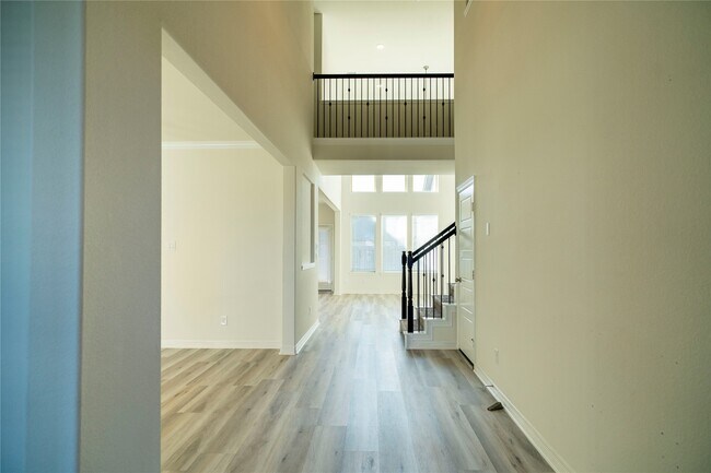 Building Photo - 3618 Windward Canyon Dr