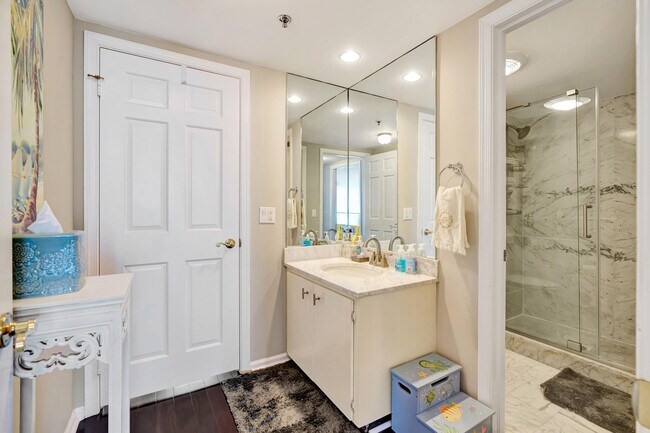 Building Photo - 100 S Beach Rd