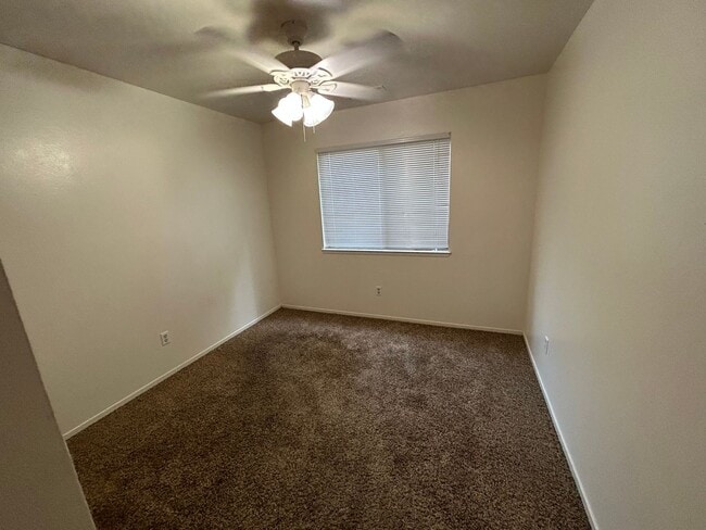 Building Photo - 1846 N Selina Ct