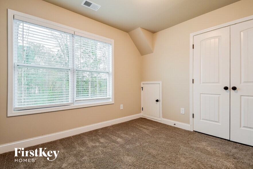 Building Photo - 341 Cranbrooke Dr