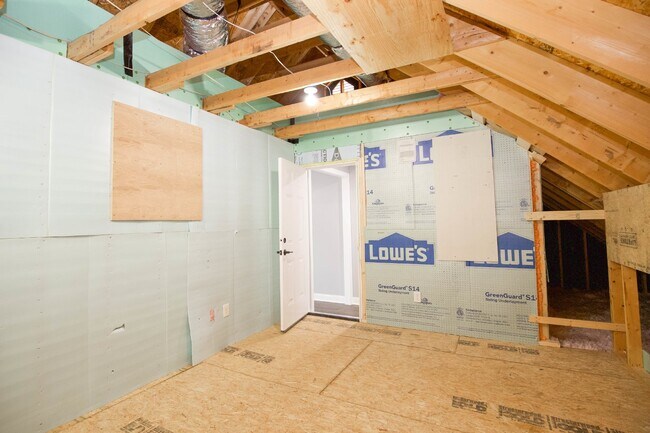 Building Photo - "Spacious and Inviting 2620 sq. ft. Home i...