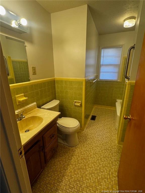 Building Photo - 1305 E 13th St