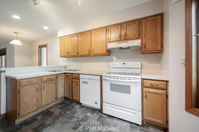 Building Photo - Charming 2 Bed, 2 Bath Indianapolis Rental...