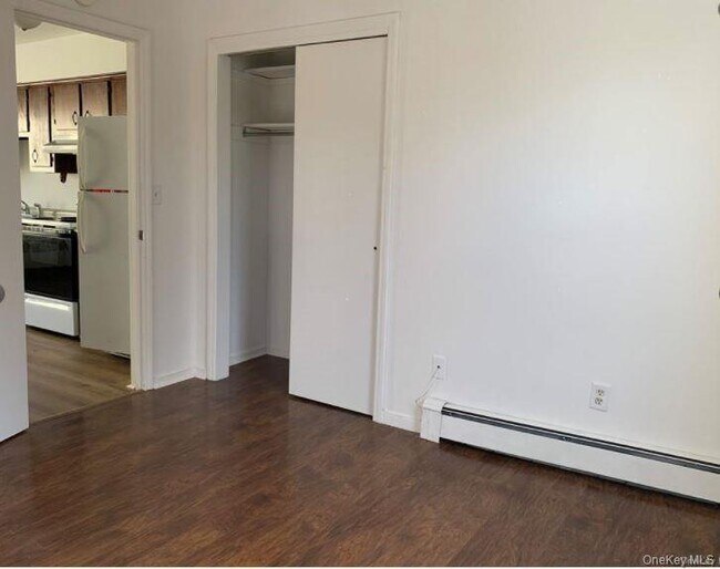 Building Photo - 103 W Main St