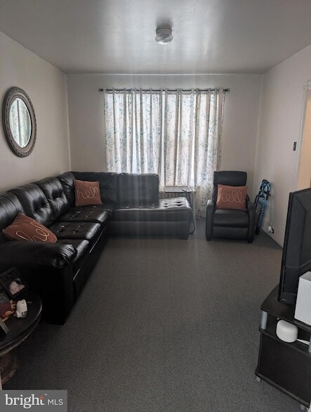 Building Photo - 106 Walnut St