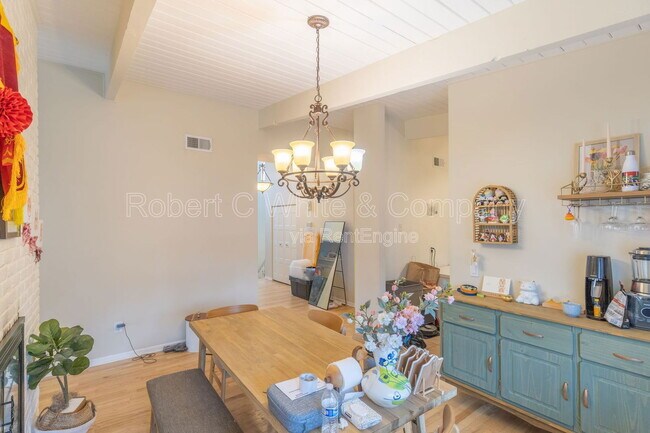 Building Photo - 102 Ledgebrook Dr