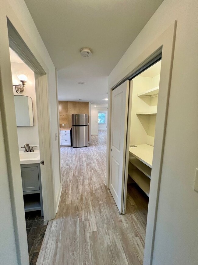 Building Photo - 3 Bed | 2 Bath Single Family Home
