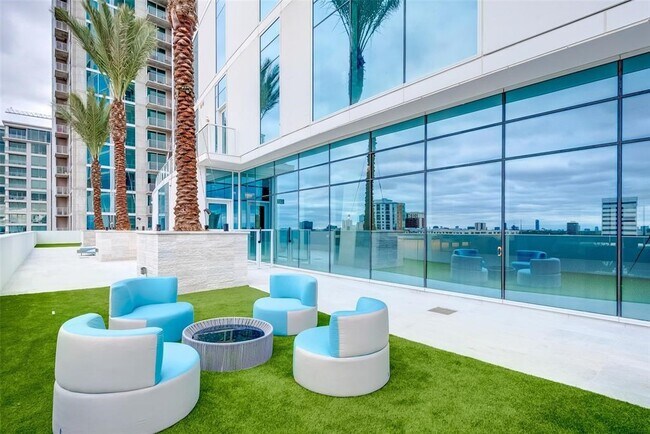 Building Photo - 4521 San Felipe St