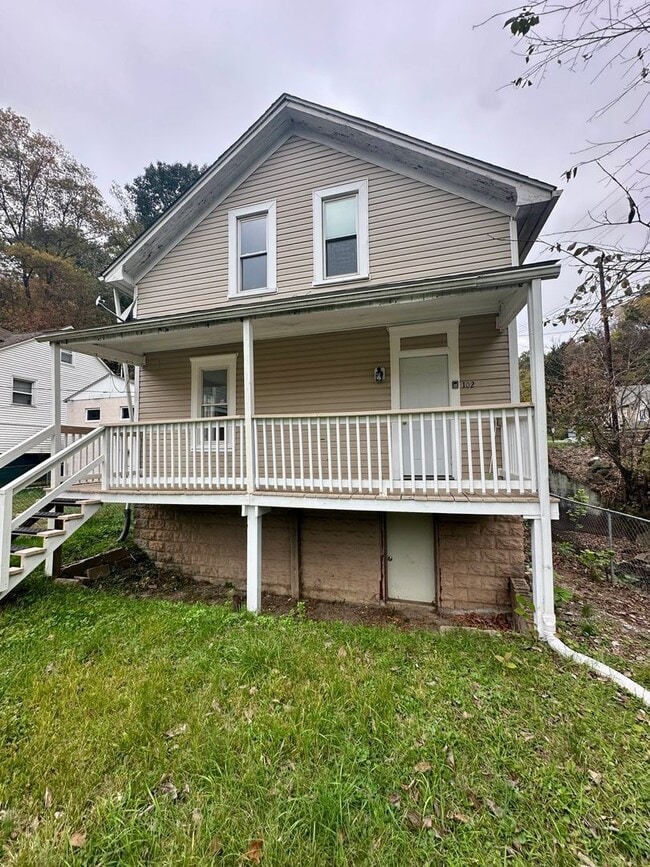 Building Photo - 102 Ivy St