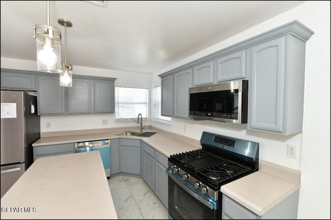 Building Photo - 1603 Villa Del Sol St