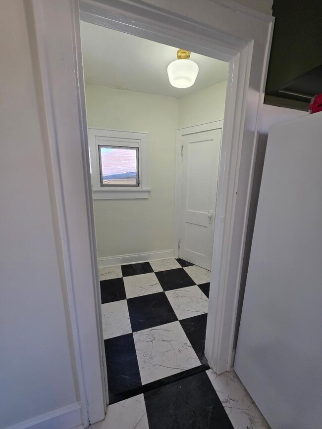 Building Photo - 159 Oak Park