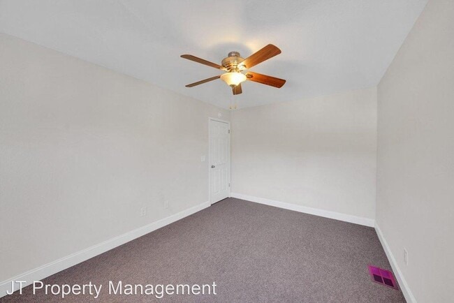 Building Photo - 217 Hidden Creek Ct