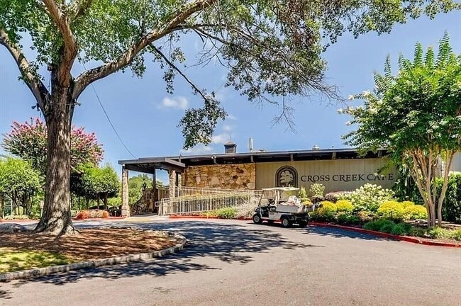 Building Photo - 140 Lablanc Way NW