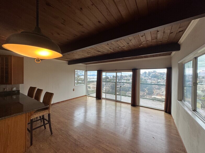 Building Photo - 149 Sierra Point Rd