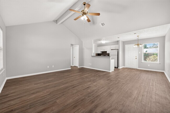 Building Photo - 16200 Sun View Ln