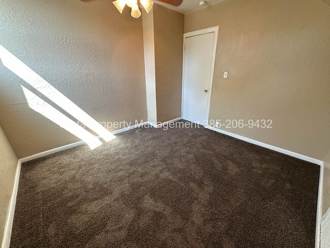 Building Photo - 2071 Jefferson Ave