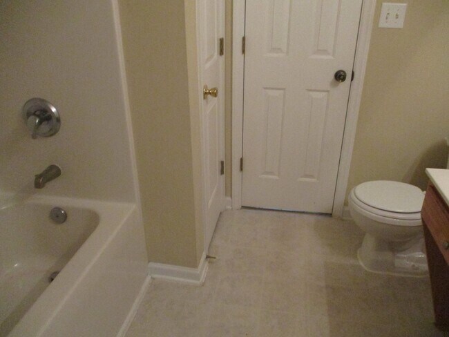 Building Photo - Pretty Townhouse for Rent in Rachel's Keep...
