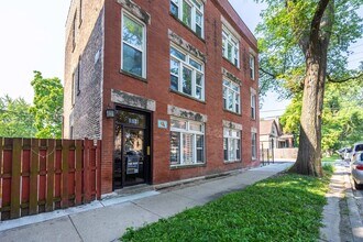 Building Photo - 1456 N Kedzie Ave