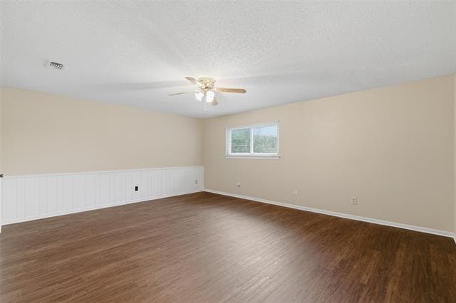 Building Photo - 2113 Fleur De Lis Ct