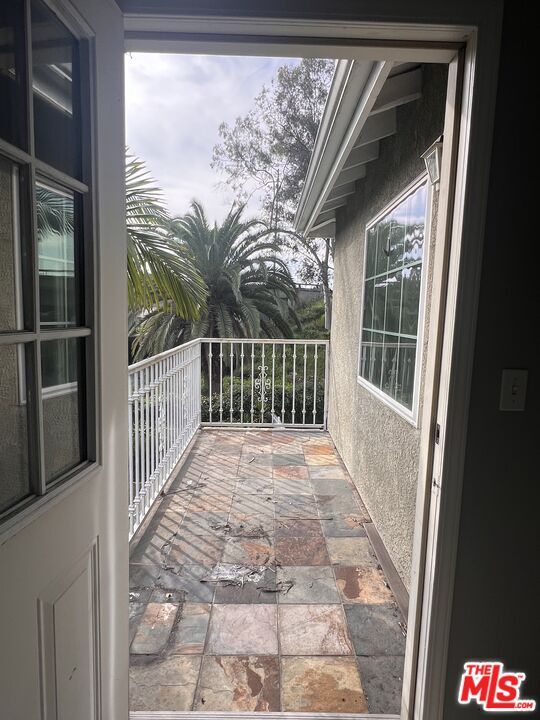 Building Photo - 2317 S Harcourt Ave