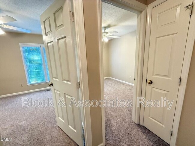 Building Photo - 120 Greenmont Ln