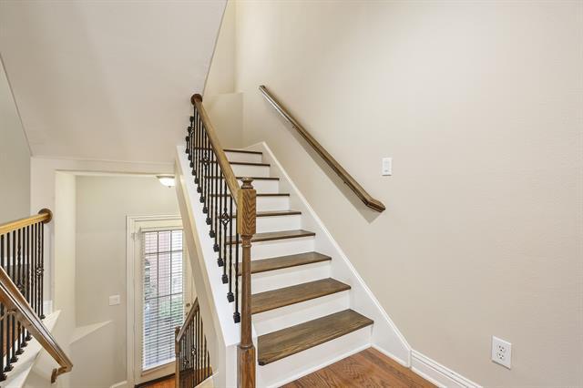 Building Photo - 5812 La Vista Dr