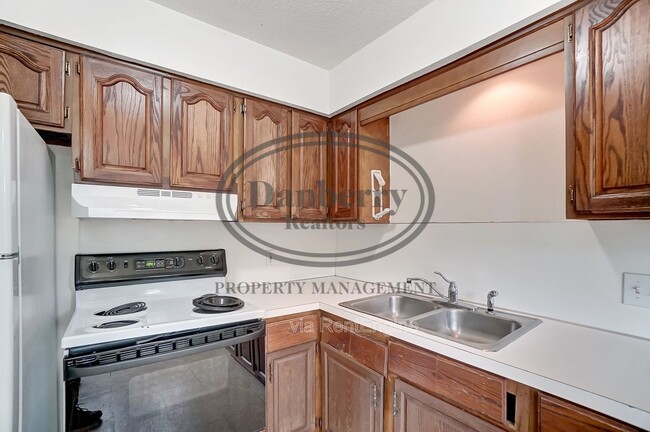 Building Photo - 1006 Ranch Dr