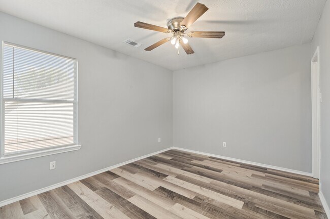 Building Photo - 20807 Carsen Spring Ct