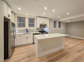 Building Photo - 4840 N Wolcott Ave