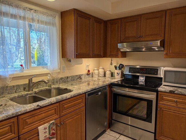 Building Photo - Unfurnished Light-Filled, Beautifully Updated 3-Bedroom Home in Jacksonville