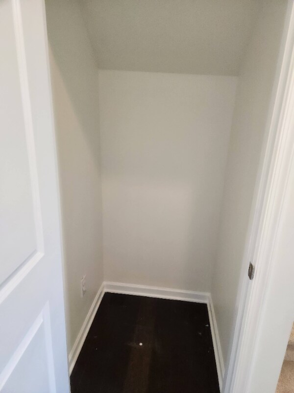 Building Photo - 2041 Leeds Ln