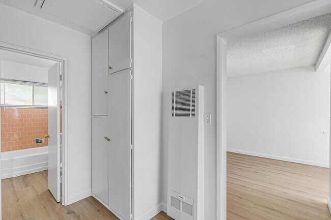 Building Photo - 6120 Radford Ave