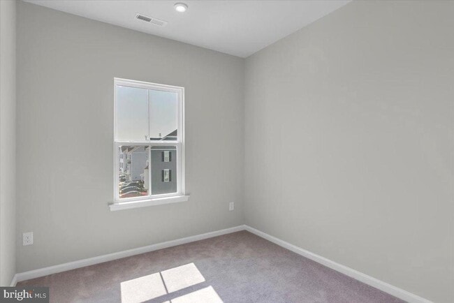 Building Photo - 40 Hamilton Ct