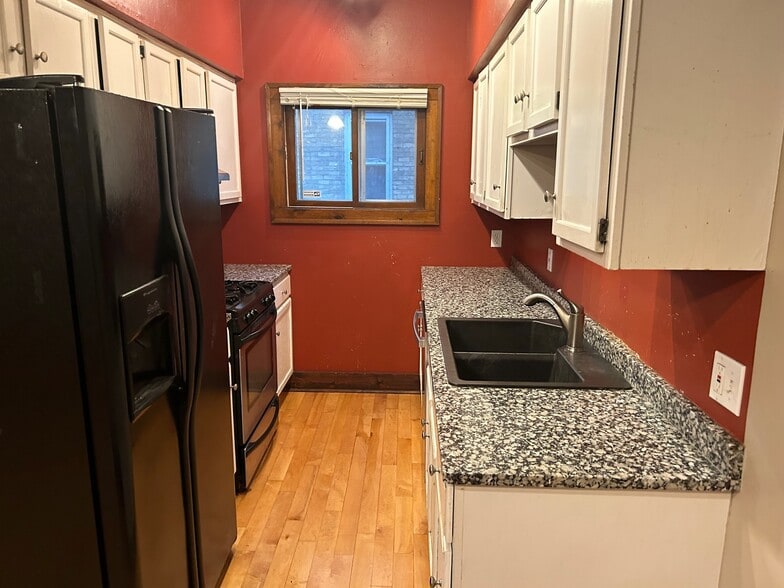 Building Photo - 2432 Stevens Ave