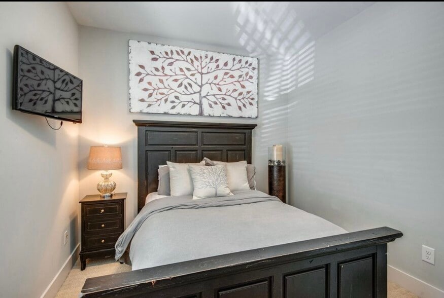 Building Photo - 710 Buchanan St