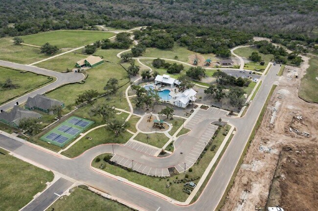 Building Photo - 2516 Walking Y Rd