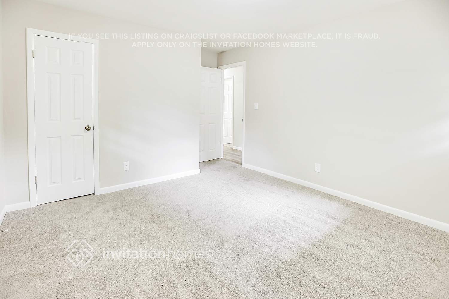 Building Photo - 3582 Highwood Dr SW