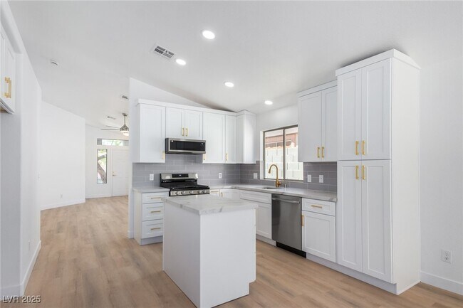 Building Photo - 10482 Clarion River Dr