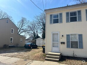 Building Photo - Townhouse in Downtown Smyrna!