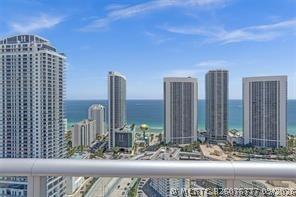 Building Photo - 2602 E Hallandale Beach Blvd