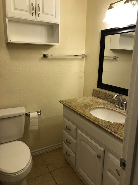 Building Photo - 5332 NW Ash Ave