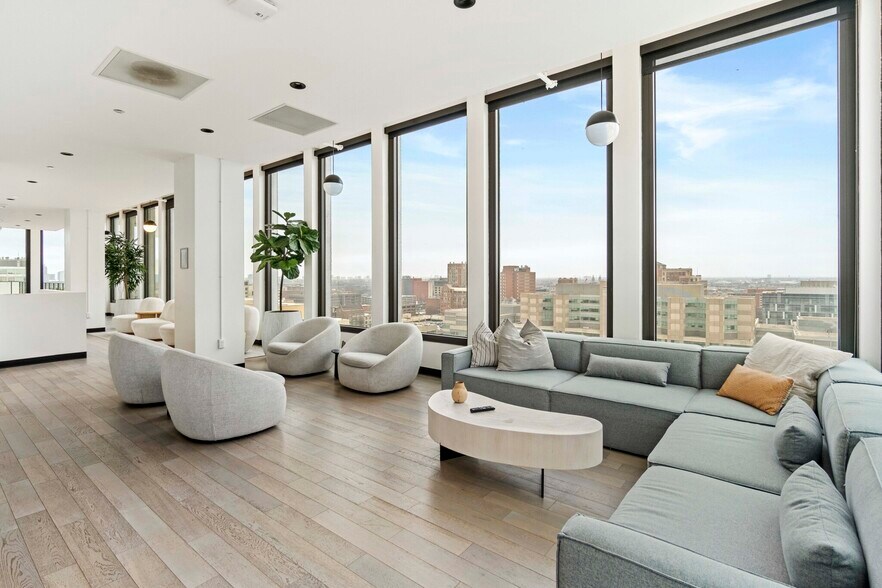 Building Photo - 1918 W Ogden Ave