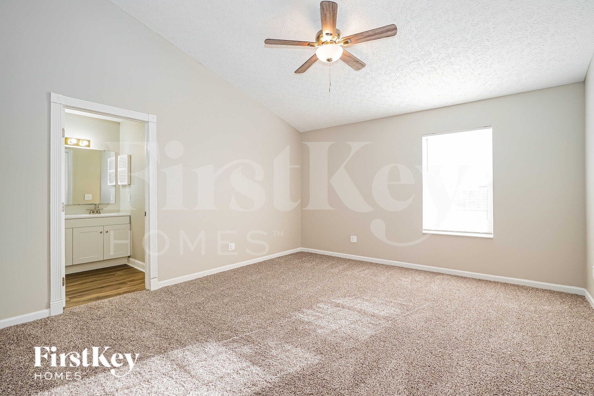 Building Photo - 2445 Linbaugh Rd