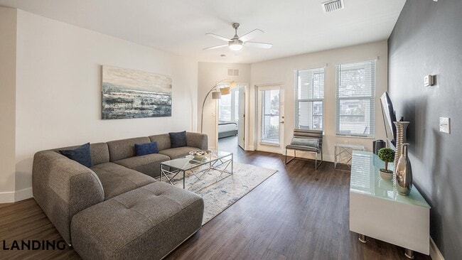 Building Photo - 4950 W Prescott St