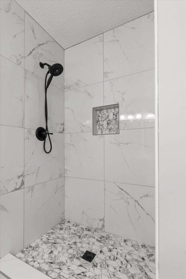 Building Photo - 300 Early Harvest Ct