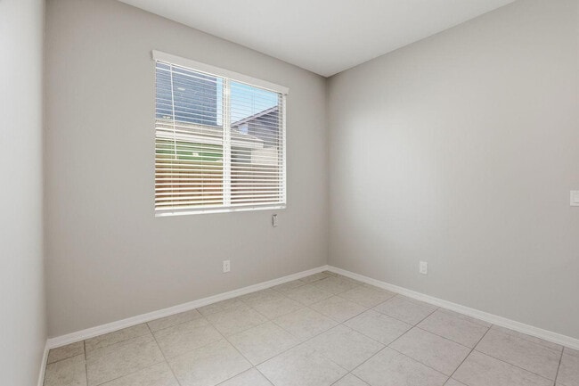 Building Photo - 9319 E Sector Dr
