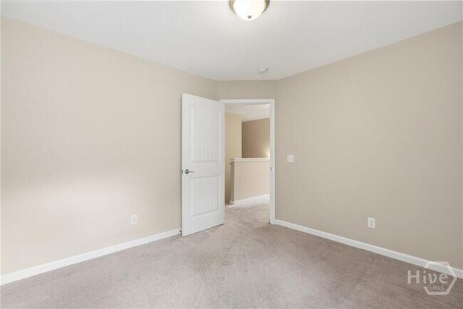 Building Photo - 380 Summer Hill Way