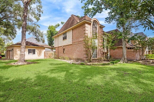 Building Photo - 14907 Alderwick Dr